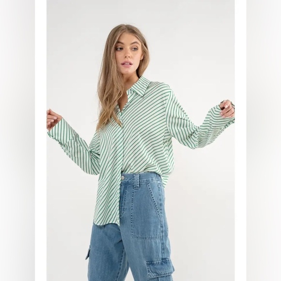 Aaron & Amber Striped Oversized Relaxed Fit Button Up Shirt in Kelly Green - Picture 3 of 12